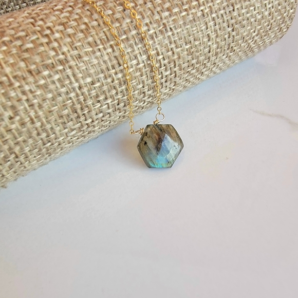 Labradorite Necklace Minimalist Crystal Gemstone - Picture 2 of 7